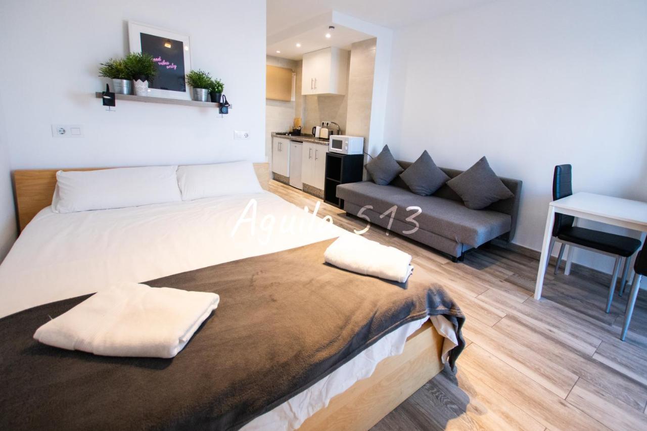 Residence Aguila - Studio In Bonanza Square ベナルマデナ エクステリア 写真